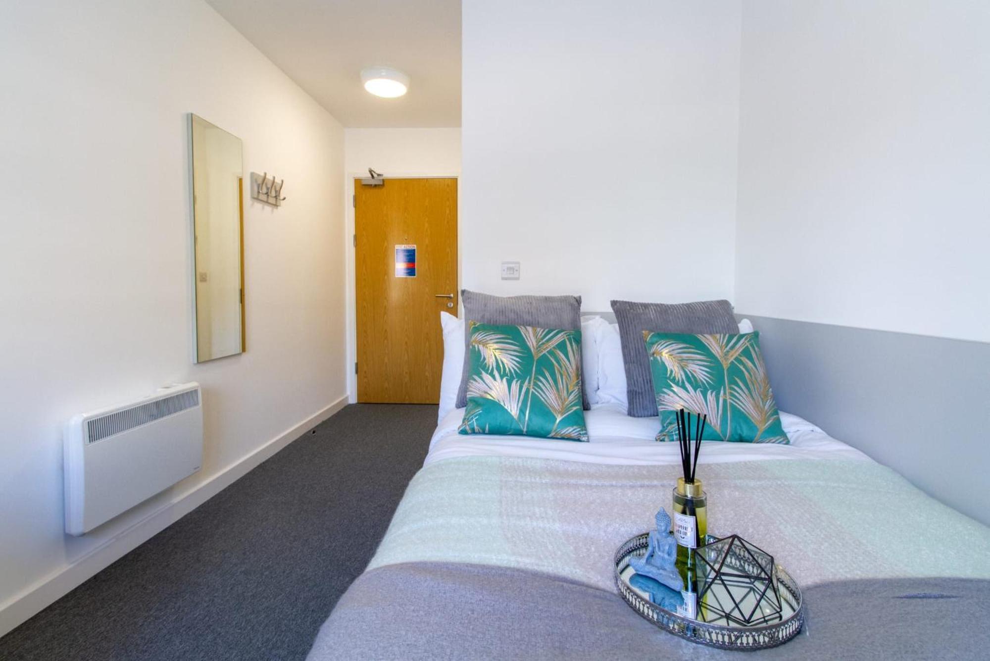 Exquisite Ensuites At The Croft Apartment *