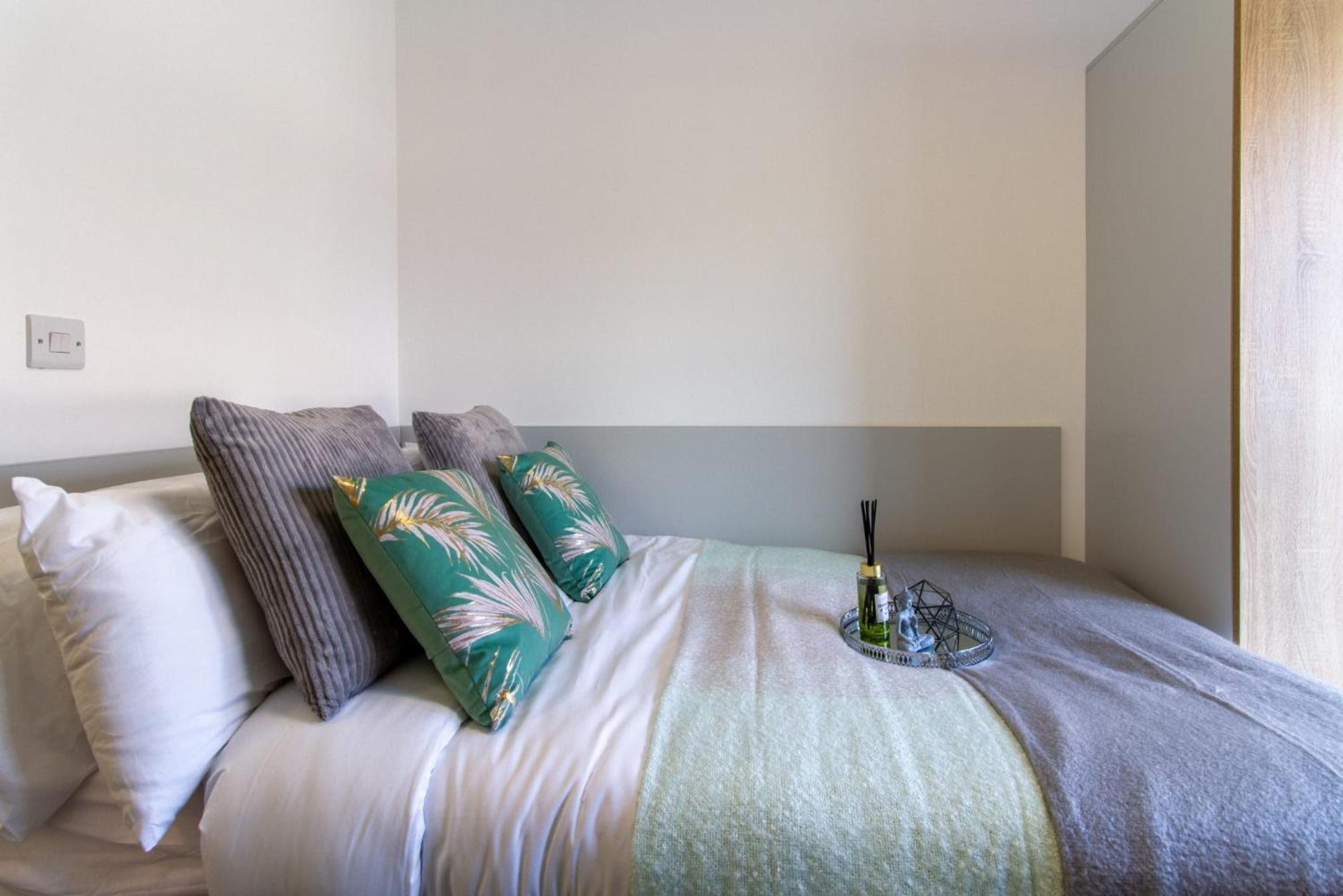 Exquisite Ensuites At The Croft Apartment *